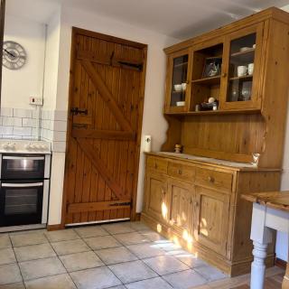 2 Bed Barn - Sleeps 4 - Pets - Parking - Wifi - 5
