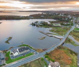 4 bedroom holiday home overlooking the sea in Connemara - 6