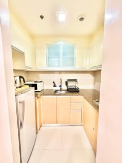 Santis Condotels at Eighty One Newport Blvd Across NAIA Terminal 3 - 2