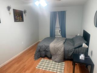 Cozy Private Apartment - 5