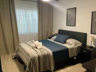 Maple House w-Private Jacuzzi Near IAH - 3