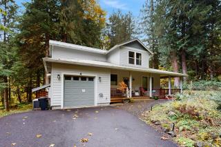 Riversong Retreat in Welches - 9