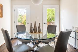 King Bed & Fenced Yard - Floyd's Freedom- - 8