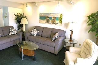 Oasis #18 Daytona Beach Shores Retreat-Walk To The Beach - 2