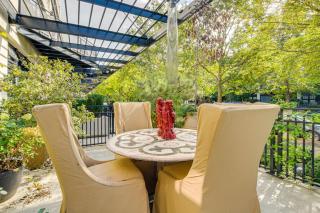 Steps to UIC Campus Condo with Community Perks! - 8