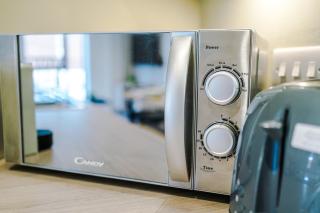 High End 2BR 2BA Parking City Access - 2