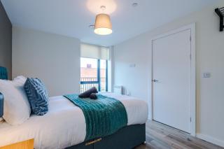 High End 2BR 2BA Parking City Access - 4