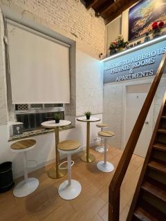 Airbhouse Private Rooms & Apartments - 5