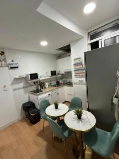 Airbhouse Private Rooms & Apartments - Sevilla - 2