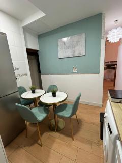 Airbhouse Private Rooms & Apartments - 1