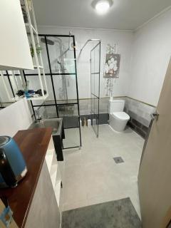 uproom4弘大地铁9号出口步行3分露台大房 - 2