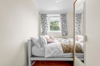 3 Bedrooms and SofaBed with Pool Table, Parking, Garden, WiFi, SmartTV - Pets Allowed - Londen - 8
