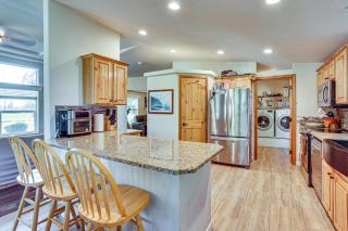 Hike, Ski, Fish and Bike Bellingham All-Season Base - 5