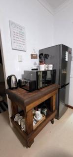 Lazey Bazely Beach Cottage - 9