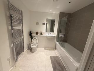 Cosy London Apartment near River Thames - 9