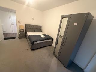 Cosy London Apartment near River Thames - 0