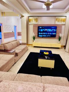 Brand New Luxurious Dreamview Beach Front Apartment - 5