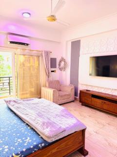 Brand New Luxurious Dreamview Beach Front Apartment - 3