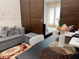 Makati City Ph SnowWhite Staycation - 8