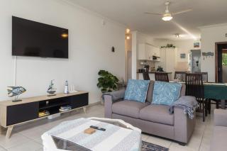 Luxurious Lagoon Retreat - 6