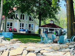 Lake House Retreat on the Bay! - 1