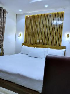 UG shortlet apartment - 5