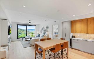 Modern 2 Bedroom Ski In&Out Condo 04 - 8