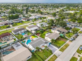 Cozy Hollywood Private Pool Retreat - Ping pong - 6
