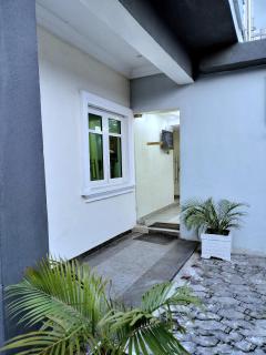 UG shortlet apartment - 0