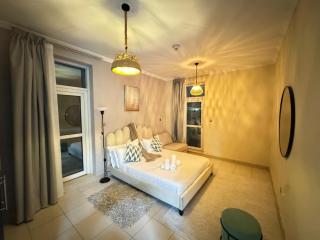 2BR available with Private terrace - 5