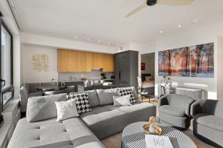 Modern 2 Bedroom Ski In&Out Condo 05 - 6