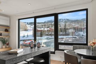 Modern 2 Bedroom Ski In&Out Condo 05 - 3