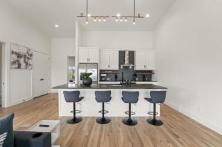 Cozy Modern Townhome Dallas Love Field Airport - 6