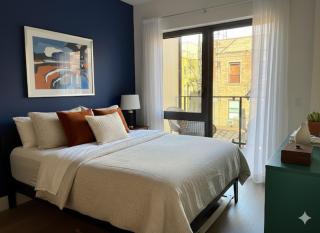 Luxury in Little Italy 2 Bedroom Private Balcony - 9