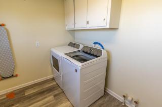 Charming Farmhouse w King Bed Hot Tub & EV Charger - 3