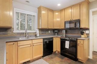 Union Park in Salt Lake with Hot Tub Near Park - 2