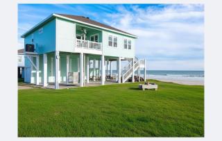 Paradise Beachfront Firepit Couples Retreat - 7