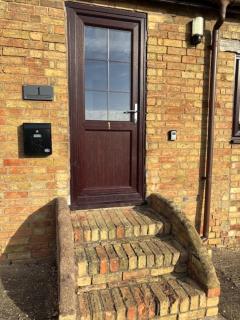 Cottage 1, a Cosy Retreat with Secure Parking - 8