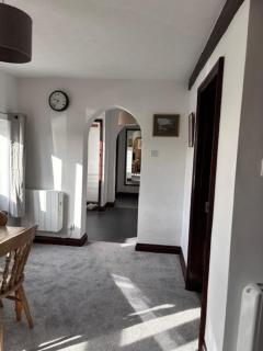 Cottage 1, a Cosy Retreat with Secure Parking - 1