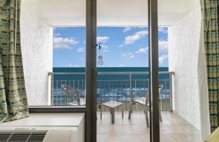 Oceanfront 1 BR Getaway-Amazing Amenities and Views! Caribbean 1020 - 4