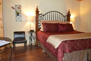 Mystic Hill Suites - 6