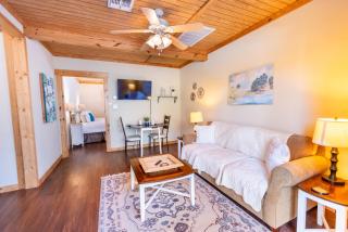 Mystic Hill Suites - 4