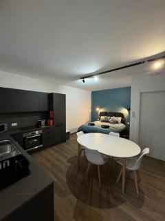 Modern Studio in Central Victoria - 5