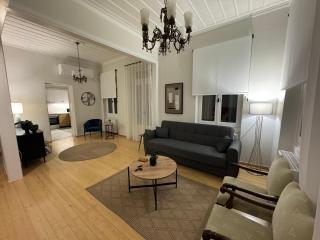 Sea & Stone House - 8