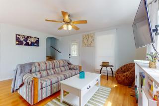 Haven Steps to Beach Community Pond Sleeps12 - 3