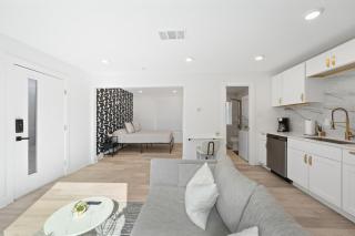 Cozy Studio in Downtown Dallas Lower Greenville - 8