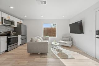 Cozy Studio in Downtown Dallas Lower Greenville - 5