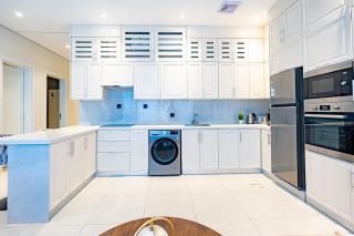 Luxury Seaview Apartment with a Private Balcony - 6