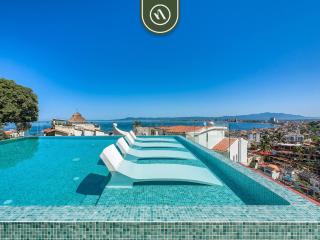 Luxury 2 BR Condo in the Jungle - Oceanview Pool - 0