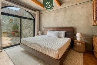 Luxury 2 BR Condo in Downtown - AC - Peaceful - 0